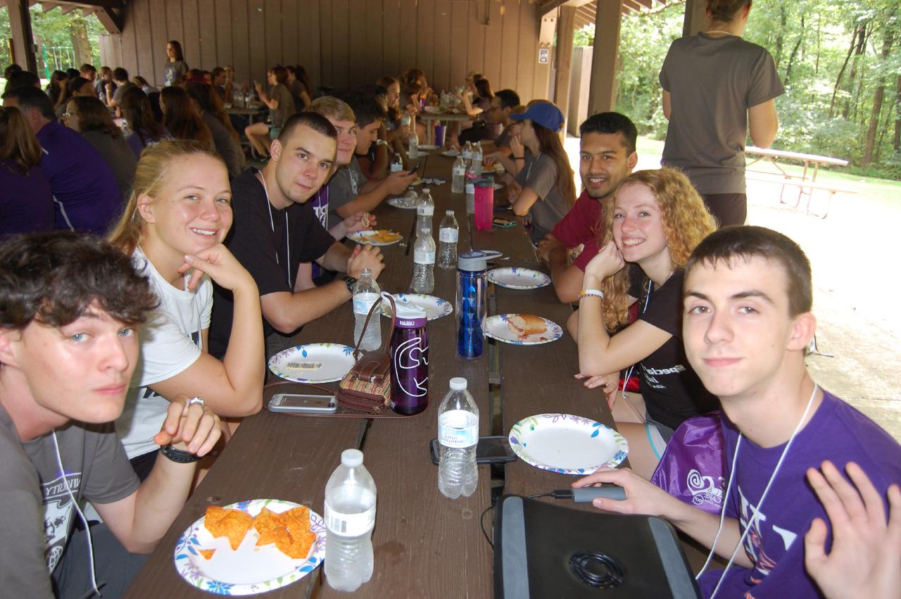 Honors freshmen retreat at Audubon State Park, Eating Outdoors.